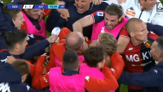 هدف فوز جنوي القاتل علي يوفنتوس 2 1 وفرحه هستريه من اللاعبين والجهاز الفني