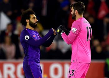 أليسون يختلف مع محمد صلاح الجماهير تريد الثأر من ريال مدريد ولكننا محترفون