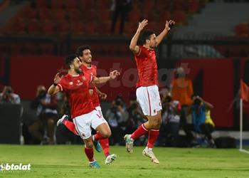 فيديو الفار يلغي هدف الأهلي الأول أمام وفاق سطيف