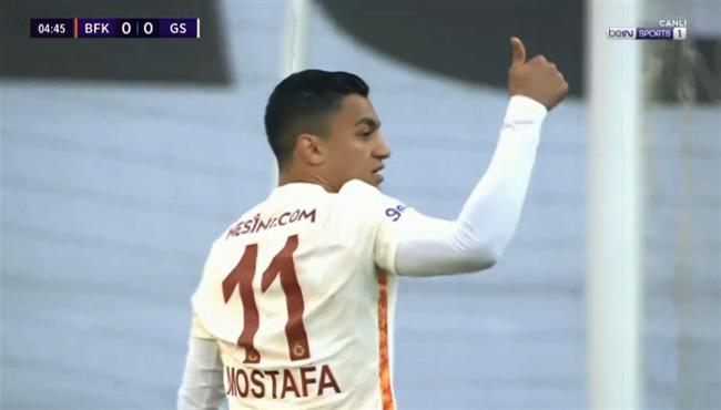 مصطفي محمد يهدر فرصة هدف في مباراة جالطة سراي وباشاك شهير