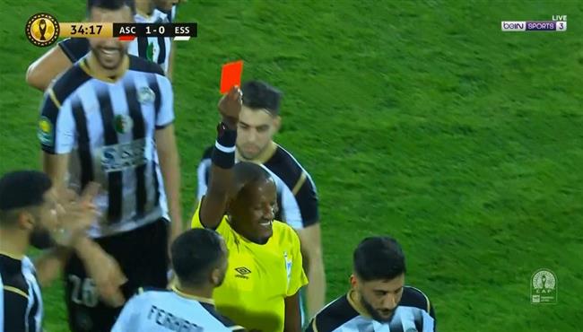 طرد امير قراوي لاعب وفاق سطيف امام الاهلي في دوري ابطال افريقيا