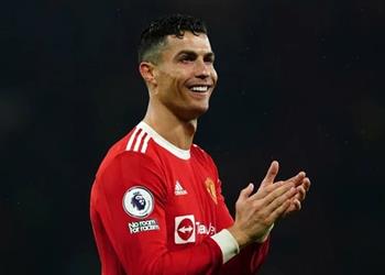 ميرور فيرجسون يبلغ رونالدو برأيه تجاه استمراره مع مانشستر يونايتد