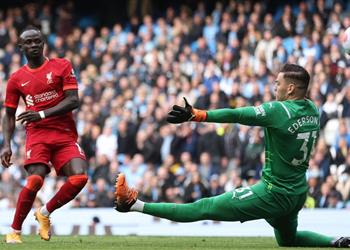 ساديو ماني بعد تعادل ليفربول مع توتنهام ن صلي حتى يتعثر مانشستر سيتي