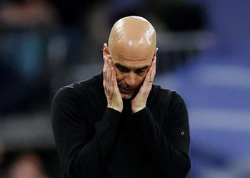 جوارديولا قد ألجأ إلى أحد المهاجمين في خط الدفاع لحل مشكلة الإصابات