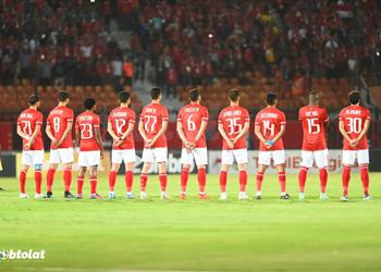 بـ6 لاعبين الأهلي يهيمن على التشكيل المثالي لجولة ذهاب نصف نهائي دوري أبطال إفريقيا