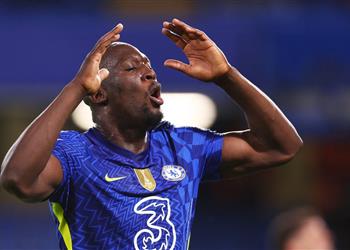 إنتر ميلان يخطط لإعادة لوكاكو وعقبتان أمام الصفقة