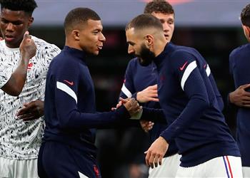 مبابي يهنئ بنزيما على دوري أبطال أوروبا من الصعب دائم ا الفوز بالألقاب