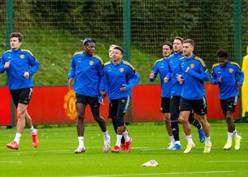 على رأسهم بوجبا مانشستر يونايتد ي علن رحيل 11 لاعب ا