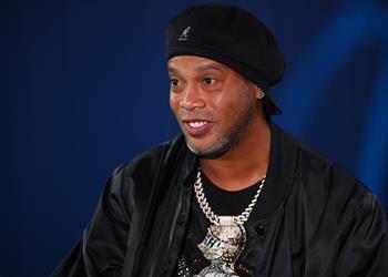 رونالدينيو أحب مشاهدة مباريات ليفربول بسبب مهاجميه