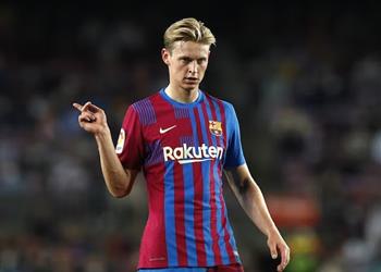 برشلونة يرفض أول عرض من مانشستر يونايتد لشراء دي يونج