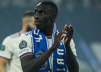 آس ريال مدريد لا يمانع رحيل ميندي ويضع 3 سيناريوهات لتعويضه