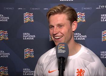 دي يونج أود أن يلعب ليفاندوفسكي مع فريقي