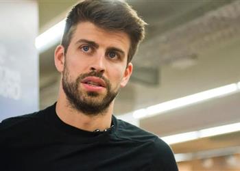 موندو تشافي يخبر بيكيه بموقفه من استمراره في برشلونة