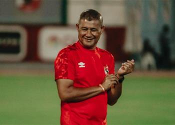 جونسون الضغوط في الأهلي مثل مانشستر سيتي وما حدث مع موسيماني ليس عدل ا