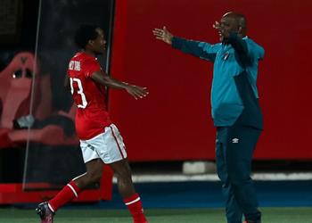 مدرب جنوب إفريقيا شعرت بخيبة أمل بسبب موسيماني وبيرسي تاو لم ينجح مع الأهلي