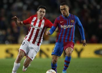 برشلونة يفضل بقاء ديست ويحدد شرط ا للموافقة على رحيله