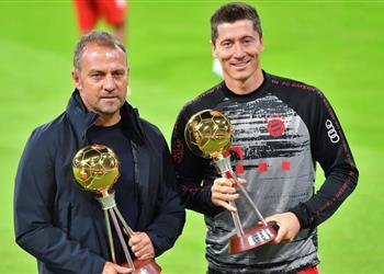 فليك ما يحدث بين ليفاندوفسكي وبايرن ميونخ عار