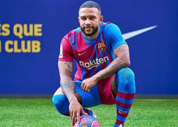 ديباي ينتظر عرض ا من برشلونة لتجديد عقده