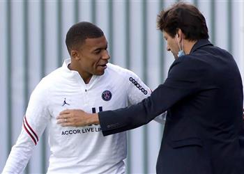 ليوناردو يرد على أنباء تسبب مبابي في رحيله عن باريس سان جيرمان