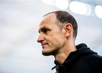 مدرب باير ليفركوزن السابق يرد عبر بطولات على أنباء مفاوضات الأهلي