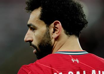 مهاجم آرسنال السابق محمد صلاح قد يبقى في ليفربول حتى لو انتهى عقده