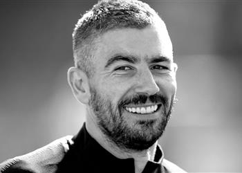 مدافع إنتر ومانشستر سيتي السابق كولاروف يعلن اعتزاله كرة القدم