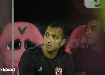 عماد متعب سامي قمصان أخطأ في الدفع بـ لاعب الأهلي أمام الزمالك