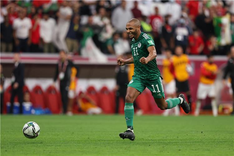 ياسين ابراهيمي لاعب منتخب الجزائر