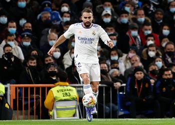 كارفاخال يوضح ماذا قال أنشيلوتي بعد هزيمة ريال مدريد برباعية أمام برشلونة