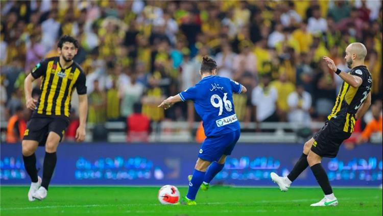 صورة من مباراة الاتحاد والهلال في الدوري السعودي