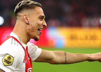 مدرب أياكس يوضح موقفه من رحيل أنتوني إلى مانشستر يونايتد