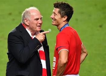 هونيس برشلونة المديون بمليار يورو يريد ليفاندوفسكي وماني سيخلط الأوراق في بايرن