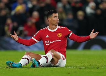 ديلي ستار تين هاج قد يمنح شارة قيادة مانشستر يونايتد لـ رونالدو