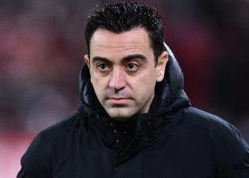 5 أزمات تنتظر تشافي في استعدادات برشلونة للموسم الجديد