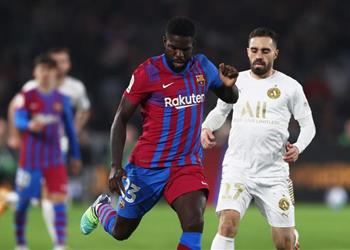 أومتيتي ينتظر عرض ا إيطالي ا للرحيل عن برشلونة