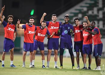 تيسير الجاسم يوجه رسالة للاعبي الأهلي قبل مواجهة الشباب في الدوري السعودي