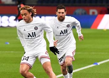 رسمي ا موهبة باريس سان جيرمان ينضم إلى آيندهوفن