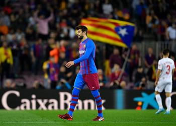 إذاعة كتالونية برشلونة يرغب في اعتزال بيكيه عقب نهاية الموسم المقبل