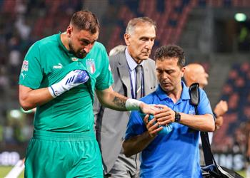 مانشيني عن إصابة دوناروما لديه 9 أصابع أخرى لذا عليه البقاء واللعب