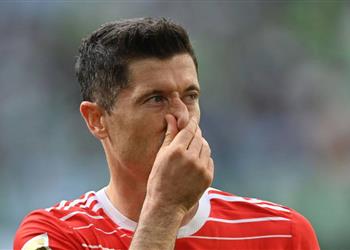 ليفاندوفسكي يحدد موعد حسم مستقبله مع بايرن ميونخ