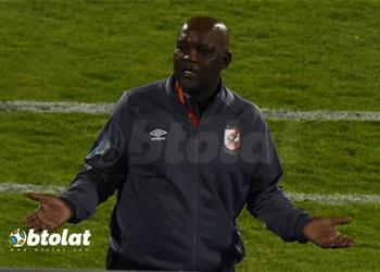 موسيماني يدافع عن لاعب الأهلي مهاجمو الفريق لا ي سجلون الأهداف مثله