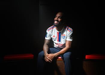 رسمي ا لاكازيت يعود إلى ليون بعد 5 سنوات