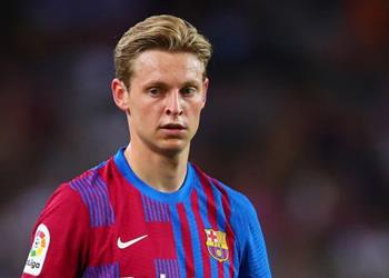 وكيل دي يونج يتجه إلى برشلونة لحسم مستقبله بعد عرض مانشستر يونايتد