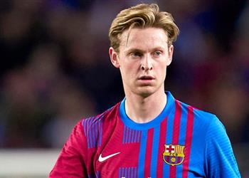 مانشستر يونايتد يحدد بديل دي يونج من الدوري الفرنسي