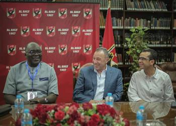 الخطيب يستقبل رئيس الاتحاد الإفريقي لكرة اليد