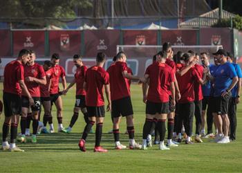 مران الأهلي جلسة بين سواريش واللاعبين وتجهيز الثلاثي المصاب استعدادا لبيراميدز