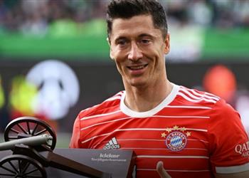 بونيك يوضح مصير ليفاندوفسكي بعد مفاوضات برشلونة وبايرن ميونخ