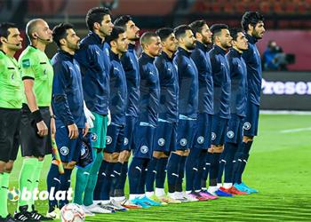 خاص رغم اتفاقه مع الزمالك بيراميدز يتفاوض لتجديد عقد لاعبه عقب مباراة الأهلي