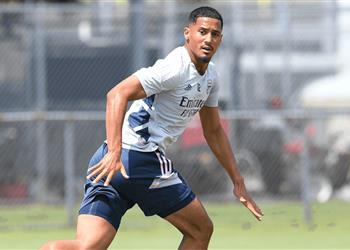 أرتيتا يحسم مستقبل ويليام صليبا مع آرسنال