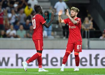 إليوت يوضح سبب اختيار رقم قميص ماني في ليفربول